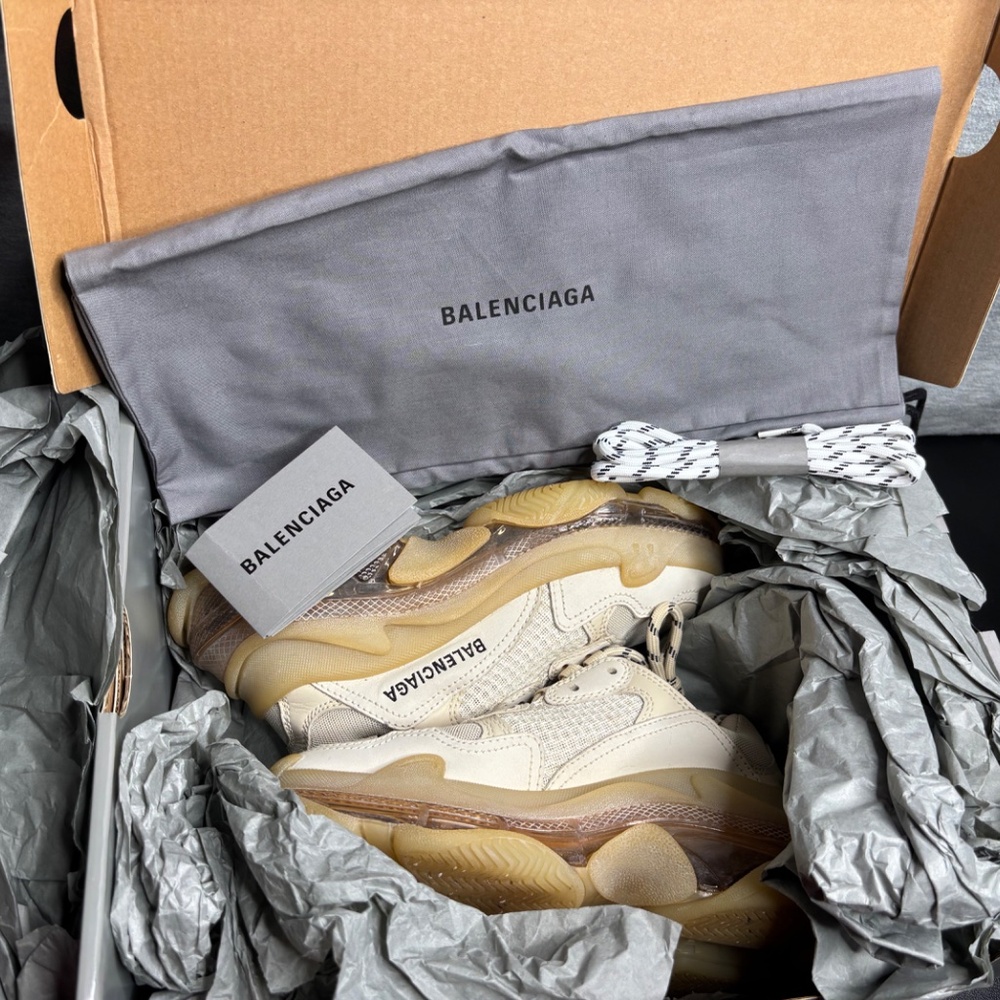 Women’s sneakers - Picture 5 of 5